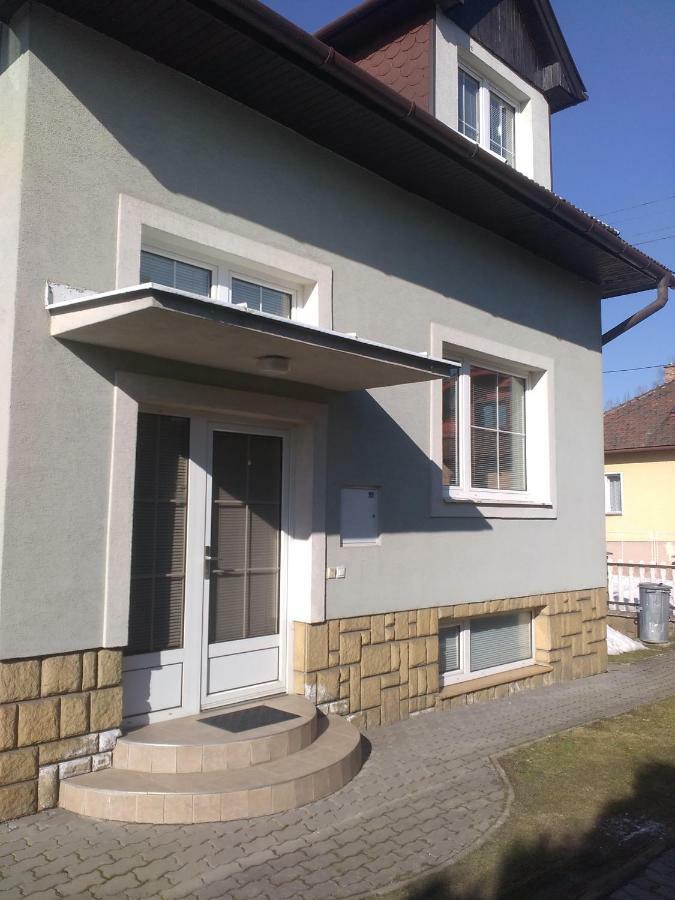 Liptovský Mikuláš Apartman Stano מראה חיצוני תמונה